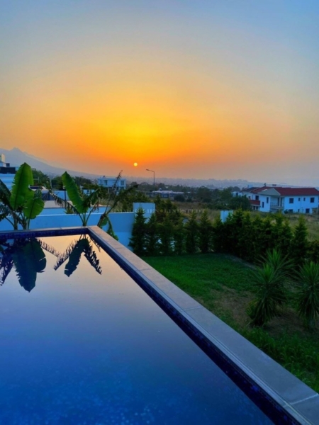Infinity pool