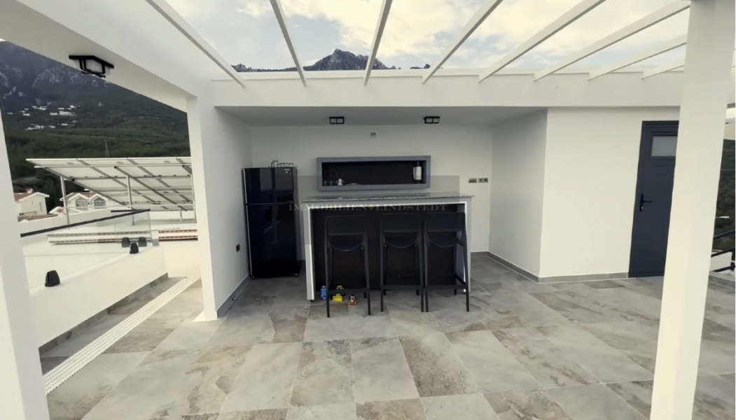 Outdoor kitchen