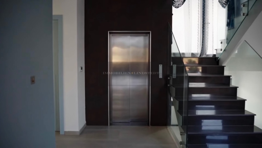 Elevator